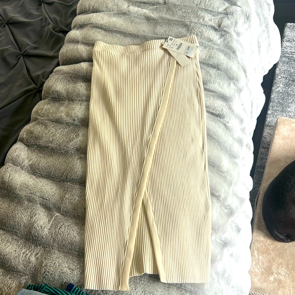 Zara Ribbed Women's Midi Skirt Cream Size Large New With Tags